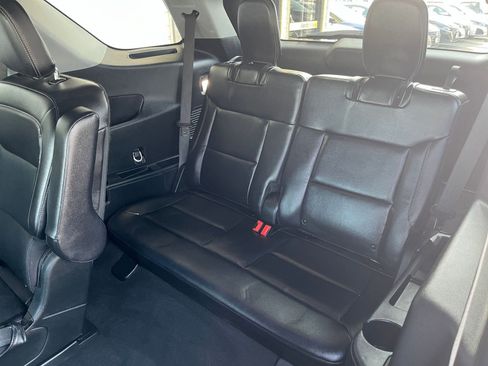 Used 2023 Ford Explorer Limited image 32