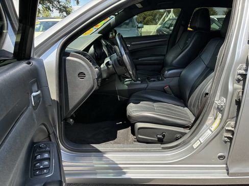 Used 2015 Chrysler 300 S RWD image 3
