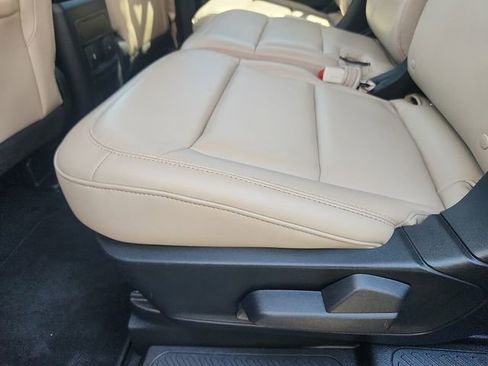 Certified 2022 Ford Explorer XLT w/ Equipment Group 202A AWD/4WD image 27