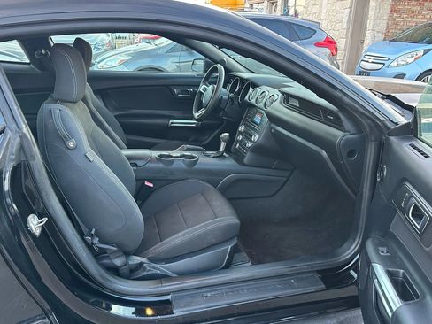 Used 2015 Ford Mustang Coupe RWD image 10