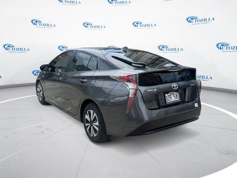 Used 2017 Toyota Prius FWD image 3