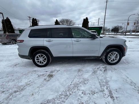 Used 2023 Jeep Grand Cherokee L Laredo image 6