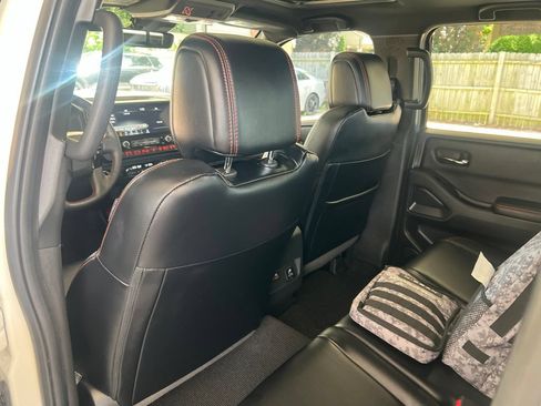 Used 2025 Nissan Frontier PRO-4X w/ Pro Premium Package AWD/4WD image 10