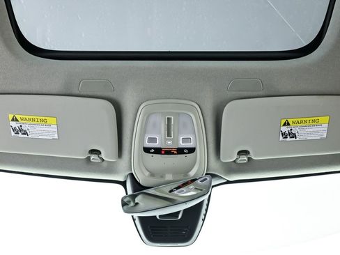 Certified 2025 Volvo XC40 B5 Core image 20