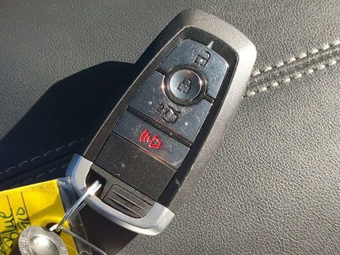 Used 2025 Ford Mustang Coupe RWD image 27