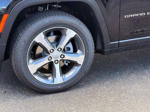 New 2026 Jeep Grand Cherokee Limited AWD/4WD image 5