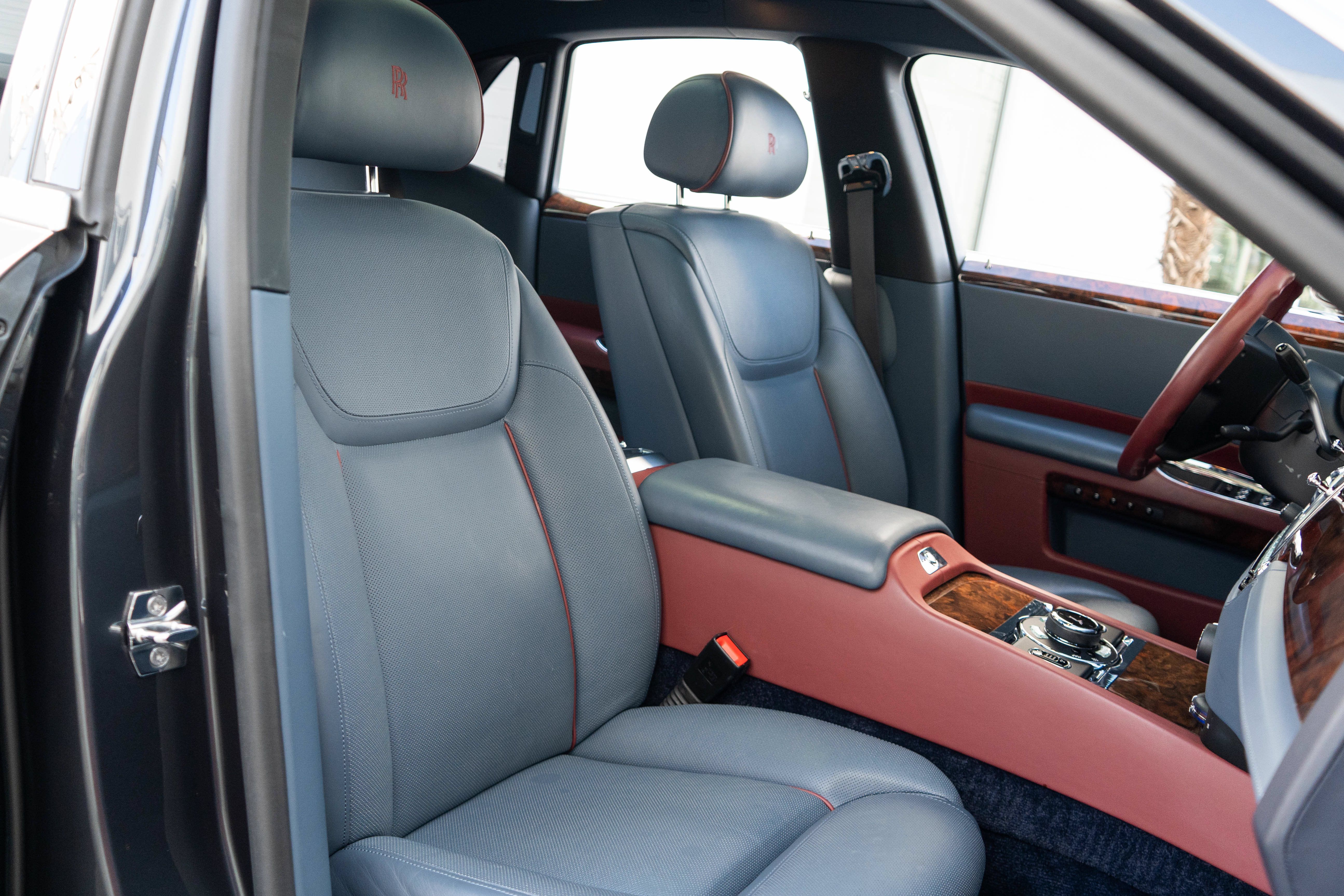 Used 2017 Rolls-Royce Ghost RWD image 38