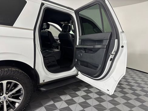 Used 2019 Ford Expedition Max XLT w/ Equipment Group 201A AWD/4WD image 19