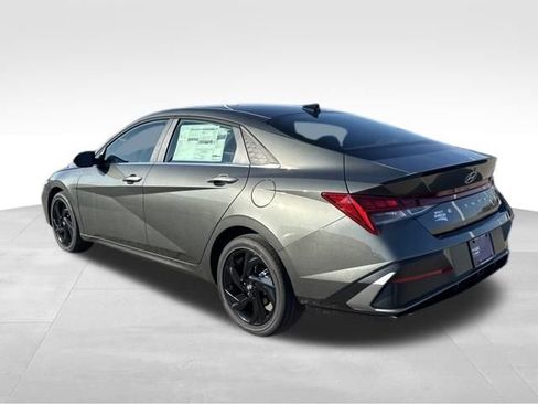 New 2026 Hyundai Elantra SEL Sport Premium FWD image 3