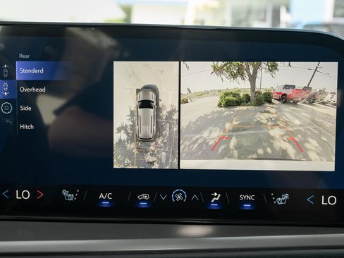 New 2026 Chevrolet Traverse LT w/ Driver Confidence Package image 27