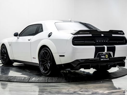 Used 2018 Dodge Challenger SRT Hellcat RWD image 12