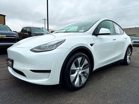 Used 2021 Tesla Model Y Long Range AWD/4WD image 3