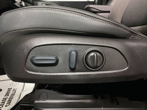Used 2023 Buick Encore GX Preferred w/ Cold Weather Comfort Package AWD/4WD image 12