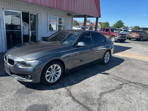 Used 2017 BMW 320i Sedan RWD image 7