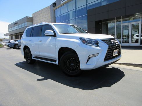 Used 2022 Lexus GX 460 Luxury w/ Off Road Package AWD/4WD image 13