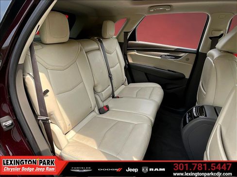 Used 2018 Cadillac XT5 Premium Luxury FWD image 22