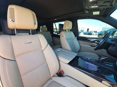 Used 2021 Cadillac Escalade Premium Luxury w/ Driver Assist Tech Package AWD/4WD image 23