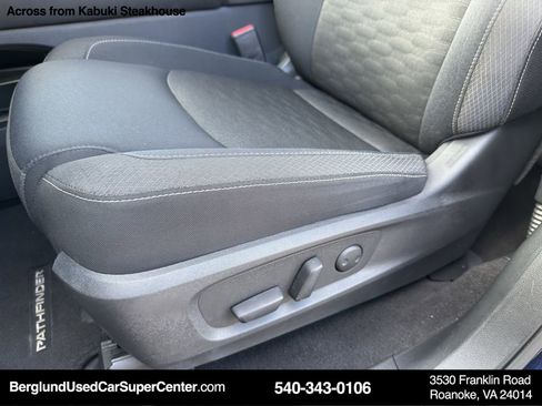 Used 2024 Nissan Pathfinder SV image 16