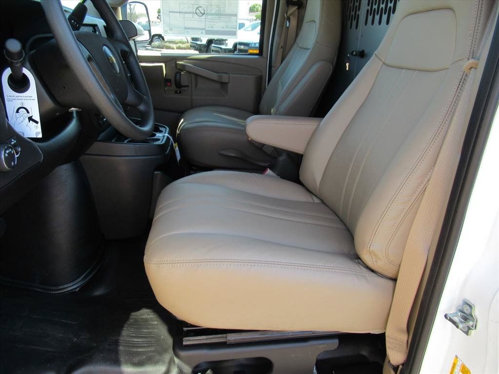 New 2026 Chevrolet Express 2500 Extended RWD image 19
