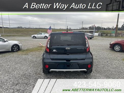 Used 2017 Kia Soul + image 12