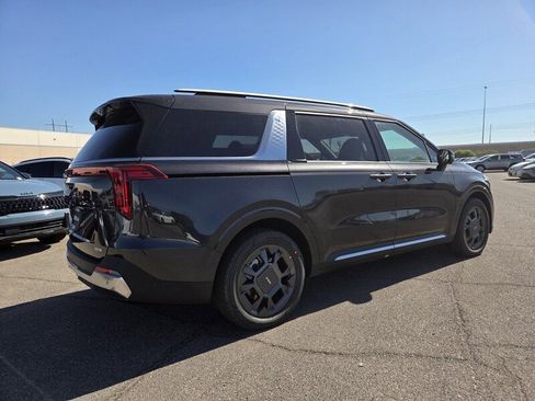 New 2026 Kia Carnival SX image 3