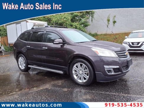 Used 2015 Chevrolet Traverse LT w/ Style and Technology Package image 1