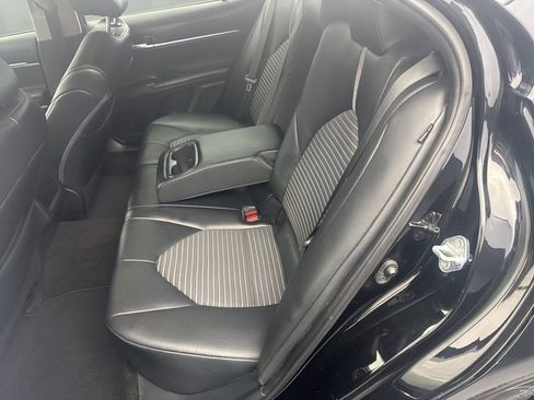 Used 2022 Toyota Camry SE image 34