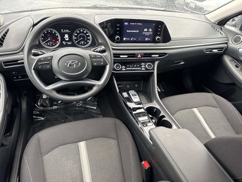Used 2022 Hyundai Sonata SEL w/ Preferred Accessory Package image 2