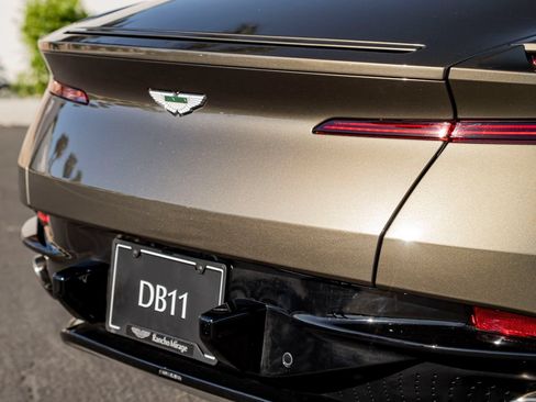 Used 2017 Aston Martin DB11 V12 RWD image 8
