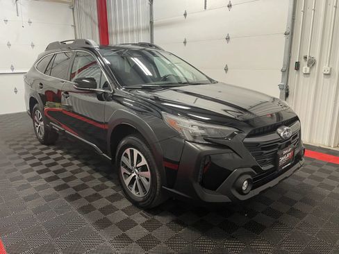 Used 2024 Subaru Outback Premium AWD/4WD image 5