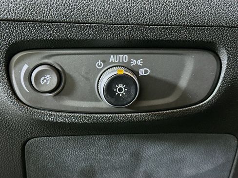 Used 2025 Buick Encore GX Preferred image 17