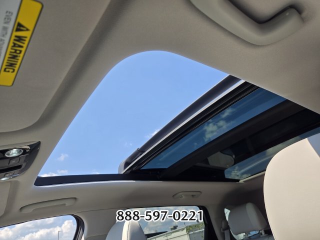 Used 2025 Kia Sorento SX FWD image 11