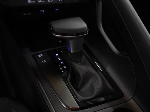 Certified 2025 Hyundai Elantra Sport image 20