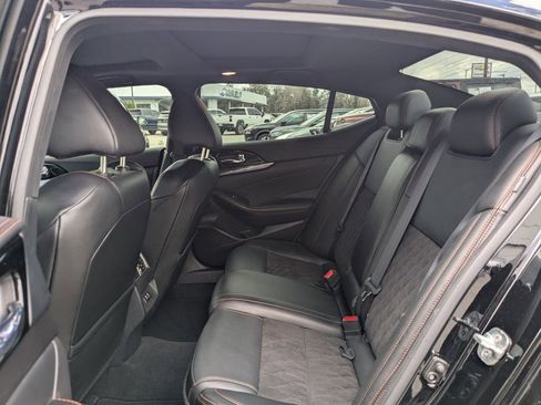 Used 2023 Nissan Maxima SR w/ Sport Mat Group image 11