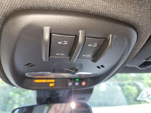 Used 2024 Chevrolet Trax RS w/ Sunroof Package FWD image 20