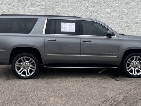 Used 2020 GMC Yukon XL SLT w/ Premium Edition image 3
