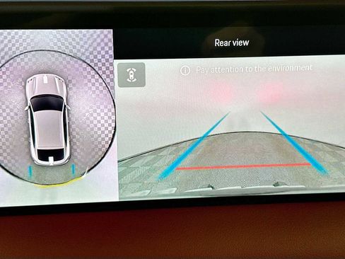 Certified 2024 Porsche Macan 4 Electric image 17