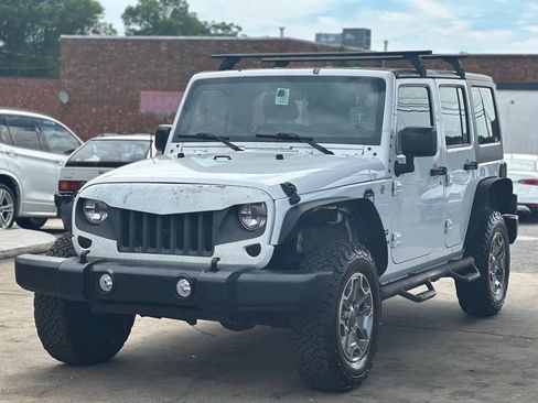 Used 2015 Jeep Wrangler Unlimited Sport w/ Connectivity Group AWD/4WD image 4