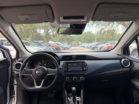 Used 2025 Nissan Versa SV FWD image 31