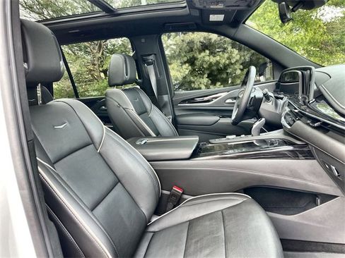 Used 2021 Cadillac Escalade Sport w/ Driver Assist Tech Package image 18