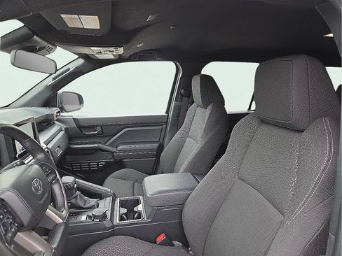 Used 2025 Toyota 4Runner SR5 AWD/4WD image 13
