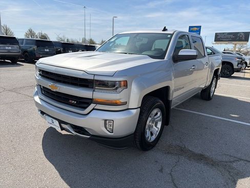 Used 2018 Chevrolet Silverado 1500 LT w/ All Star Edition AWD/4WD image 7