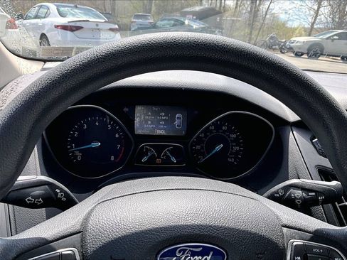 Used 2016 Ford Focus SE image 17