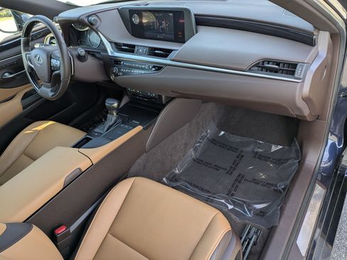 Used 2020 Lexus ES 350 w/ Premium Package image 28