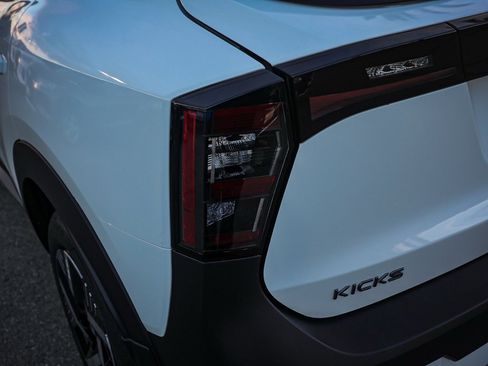 New 2026 Nissan Kicks SV image 7