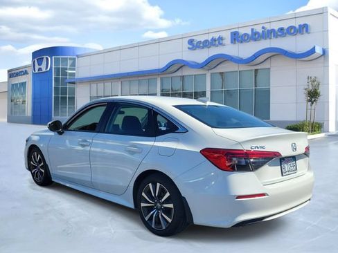 Certified 2024 Honda Civic EX image 3