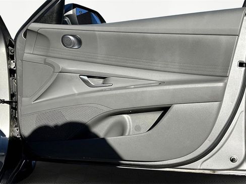 Used 2024 Hyundai Elantra SEL image 24