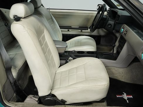 Used 1992 Ford Mustang LX image 38