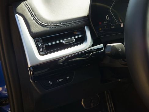 Used 2025 BMW X1 xDrive28i w/ M Sport Package image 13