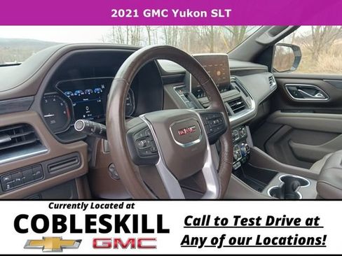 Used 2021 GMC Yukon SLT w/ SLT Luxury Package AWD/4WD image 17